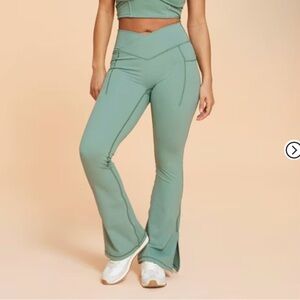 Blogilates Women's Crisscross High-Rise Flared Leggings